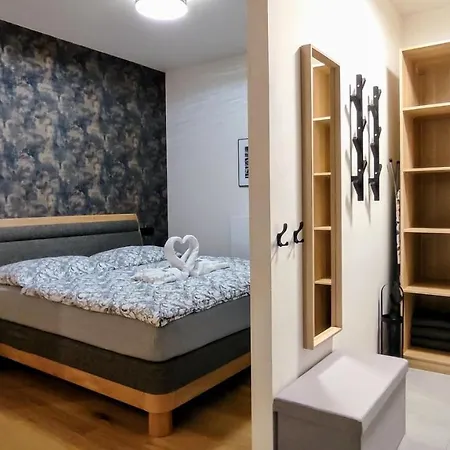 Grand - Wellness Luxusni S Velkou Virivkou, Saunou, Kuchyni A Venkovnim Posezenim V Centru Harrachova Harrachov