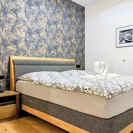 Grand - Wellness Luxusni S Velkou Virivkou, Saunou, Kuchyni A Venkovnim Posezenim V Centru Harrachova *