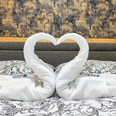 Grand - Wellness Luxusni S Velkou Virivkou, Saunou, Kuchyni A Venkovnim Posezenim V Centru Harrachova Lägenhet Harrachov