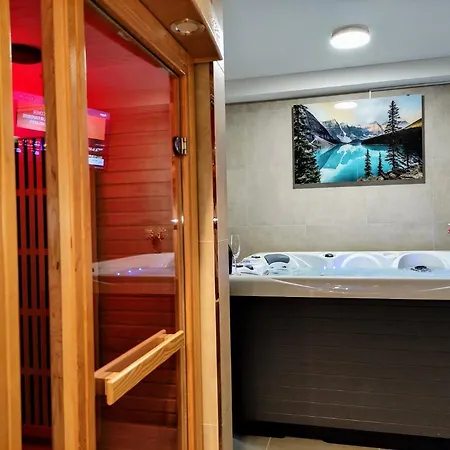 Lägenhet Grand - Wellness Luxusni S Velkou Virivkou, Saunou, Kuchyni A Venkovnim Posezenim V Centru Harrachova *