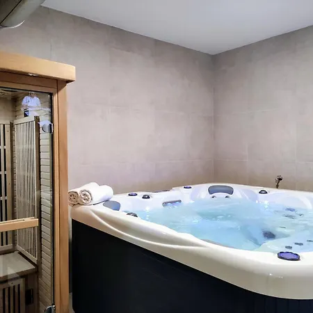 Lägenhet Grand - Wellness Luxusni S Velkou Virivkou, Saunou, Kuchyni A Venkovnim Posezenim V Centru Harrachova