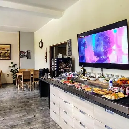 아파트 Grand - Wellness Luxusni S Velkou Virivkou, Saunou, Kuchyni A Venkovnim Posezenim V Centru Harrachova *
