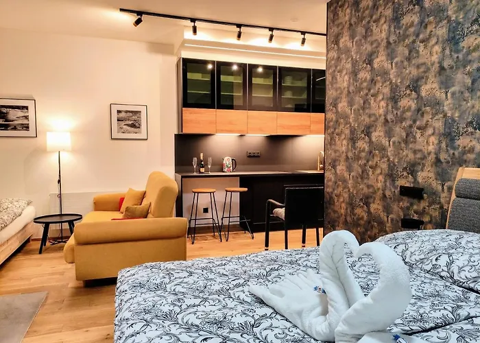 Grand - Wellness Luxusni S Velkou Virivkou, Saunou, Kuchyni A Venkovnim Posezenim V Centru Harrachova 아파트