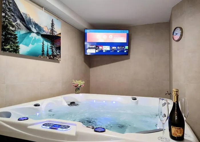 Grand - Wellness Luxusni S Velkou Virivkou, Saunou, Kuchyni A Venkovnim Posezenim V Centru Harrachova *