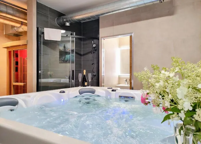 Grand - Wellness Luxusni S Velkou Virivkou, Saunou, Kuchyni A Venkovnim Posezenim V Centru Harrachova *